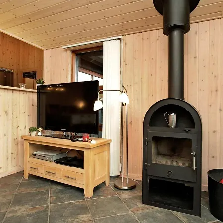 8 Person Holiday In *